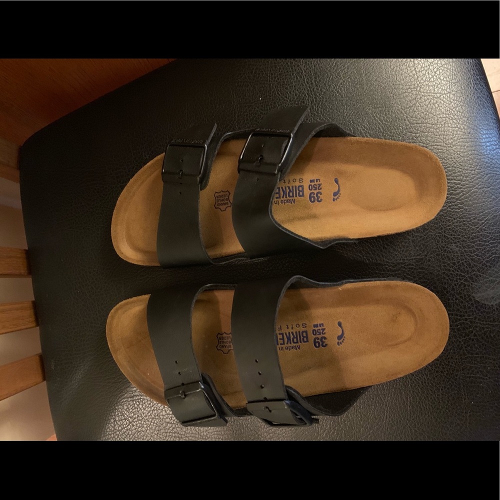Black Birkenstock’s